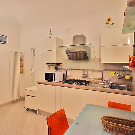 La Tana Del Poeta Apartment *